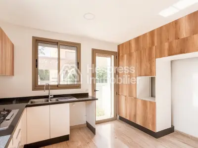 For rent: Stunning modern villa with private pool