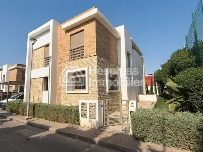 For rent: Stunning modern villa with private pool