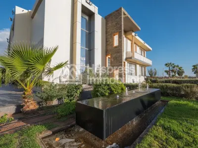 The Sanctuary: Villa for sale in Issen, 1 hectare
