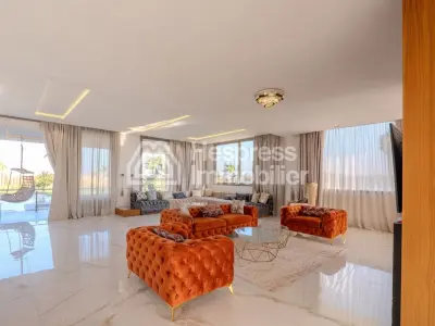 The Sanctuary: Villa for sale in Issen, 1 hectare