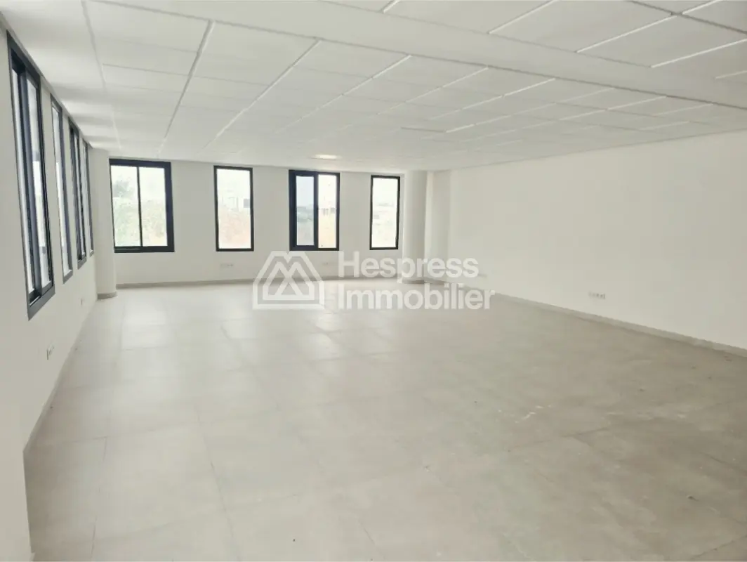 Bureau à louer, 93m² à Bouskoura