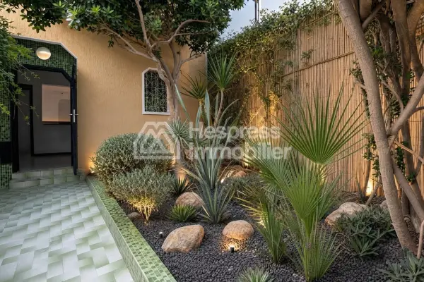 Charming House for Sale in Charaf - Needs Renovation