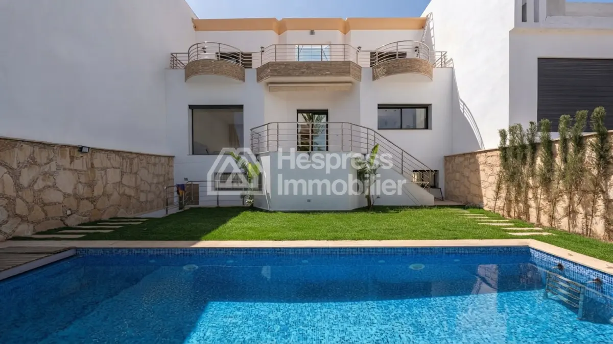 Villa d'exception à vendre sonaba – un écrin de verdure et de sérénité