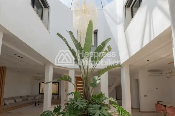 Villa d'exception à vendre sonaba – un écrin de verdure et de sérénité