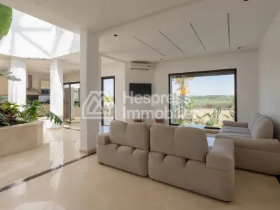 Villa d'exception à vendre sonaba – un écrin de verdure et de sérénité