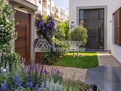 For sale: luxury villa with extension Illigh