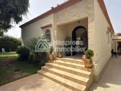 Villa with Great Potential: Panoramic View