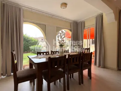 Villa with Great Potential: Panoramic View