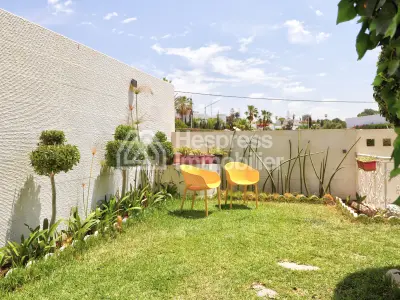 Family villa with pool in Cité Suisse