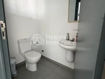 Bureau professionnel de 124 m² sur l'Avenue H2
