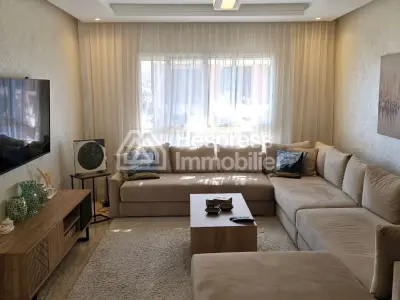 Furnished apartment 92m² with parking space, 2 facades