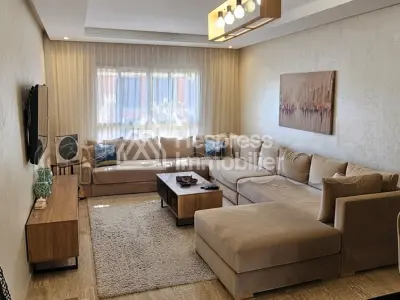 Furnished apartment 92m² with parking space, 2 facades
