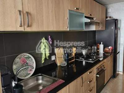 Furnished apartment 92m² with parking space, 2 facades