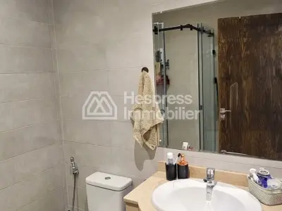 Furnished apartment 92m² with parking space, 2 facades