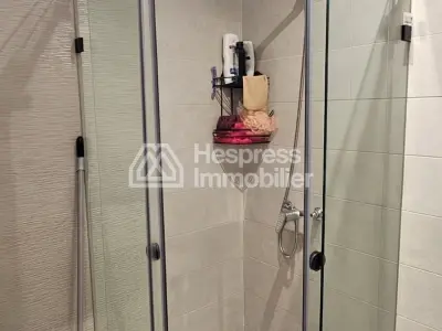 Furnished apartment 92m² with parking space, 2 facades