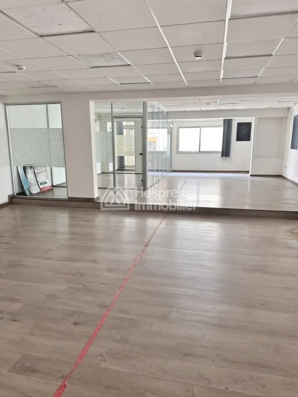 Bureau Professionnel Premium 239 m² à vendre – Avenue Mohammed V, Tanger