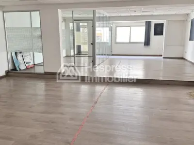 Bureau Professionnel Premium 239 m² à vendre – Avenue Mohammed V, Tanger