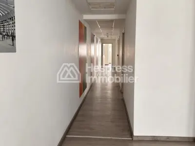 Bureau Professionnel Premium 239 m² à vendre – Avenue Mohammed V, Tanger