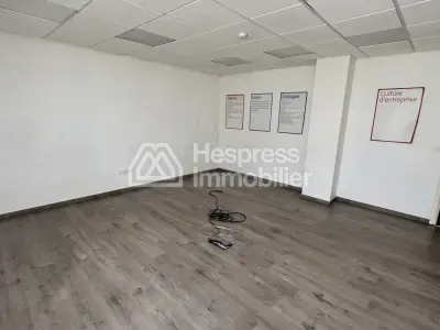 Bureau Professionnel Premium 239 m² à vendre – Avenue Mohammed V, Tanger