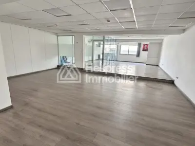 Bureau Professionnel Premium 239 m² à vendre – Avenue Mohammed V, Tanger