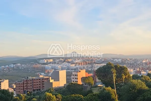 R3 plot of land measuring 929 m² in Sania – Tangier