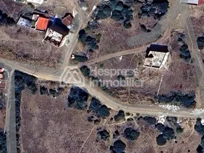 R3 plot of land measuring 929 m² in Sania – Tangier