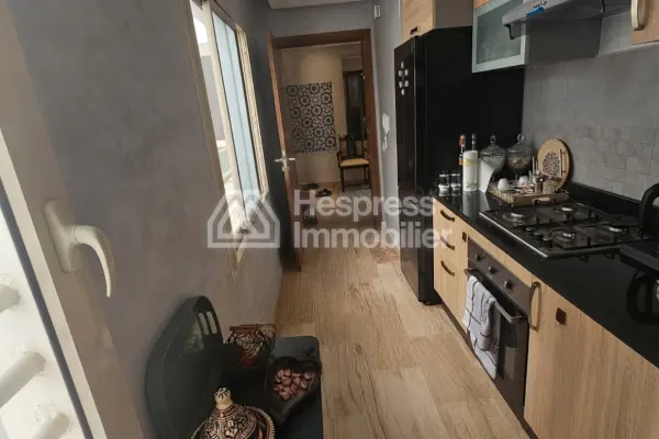 Appartement 87 mètres carrés avec grande terrasse, Moujahidine