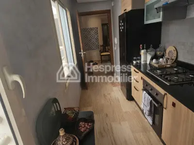 Appartement 87 mètres carrés avec grande terrasse, Moujahidine