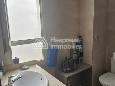 Appartement 87 mètres carrés avec grande terrasse, Moujahidine