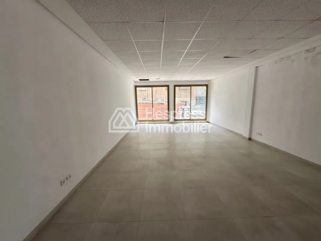 Bureau neuf 58 m² à vendre avec parking – LIBERTÉ