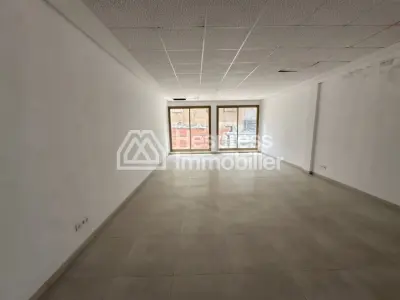 Bureau neuf 58 m² à vendre avec parking – LIBERTÉ