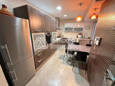 شقة جميلة للإيجار في مجمع سكني مسوّر مع مسبح في مالاباطا