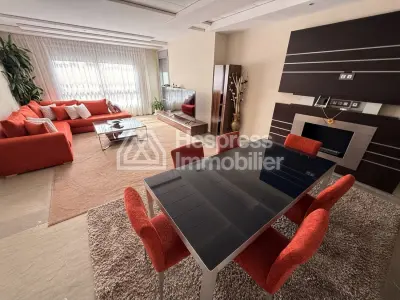 شقة جميلة للإيجار في مجمع سكني مسوّر مع مسبح في مالاباطا