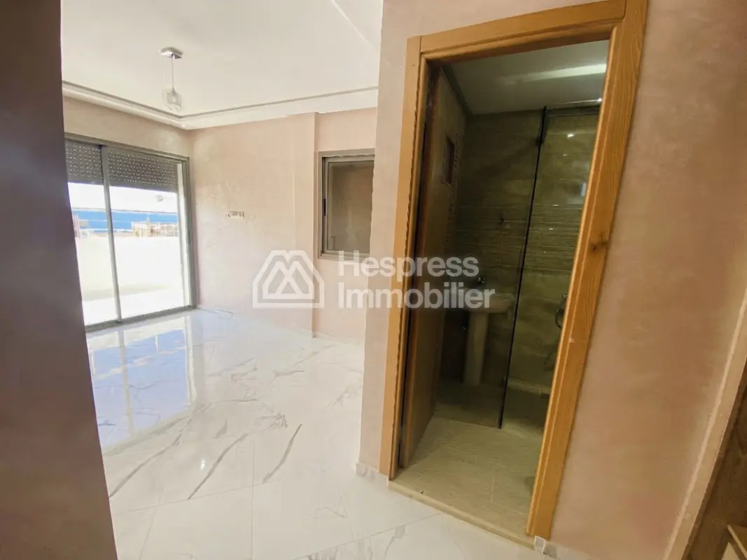Superb apartment for rent with sea view in Malabata