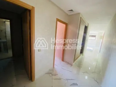 Superb apartment for rent with sea view in Malabata