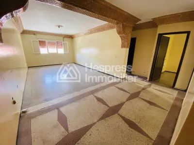 شقة جميلة للبيع في قلب مدينة طنجة ، ساحة المدينة