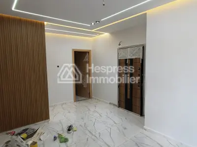 Maison R+3 commercial à vendre