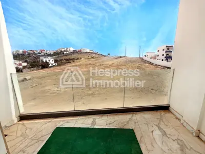 Beachfront apartment in Aourir with swimming pool. Mid-term rental.