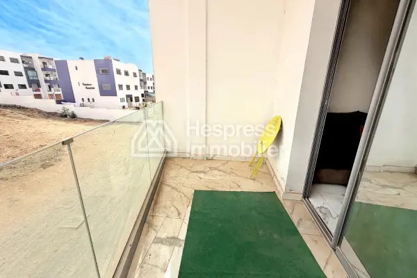 شقة مطلة على الشاطئ في أورير مع مسبح. إيجار متوسط ​​الأجل.