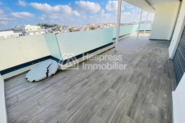 For rent – ​​High-end furnished apartment with no overlooking neighbors in Malabata Place Mozart