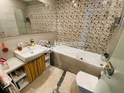 شقة مفروشة رائعة للإيجار في مجمع سكني مزود بمسبح، تقع في طنجة ، مالاباطا