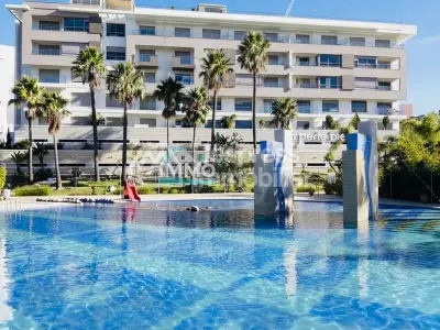 شقة مفروشة رائعة للإيجار في مجمع سكني مزود بمسبح، تقع في طنجة ، مالاباطا
