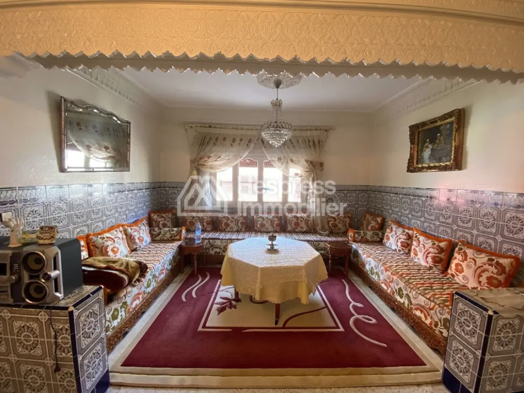 منزل للبيع في Bel Air - Val fleuri . عشر غرف. غرفة معيشة على الطراز الأوروبي