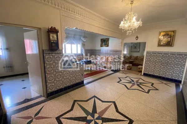 منزل للبيع في Bel Air - Val fleuri . عشر غرف. غرفة معيشة على الطراز الأوروبي