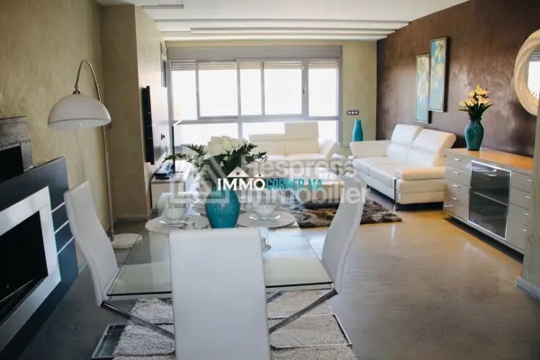 شقة مفروشة بشكل جميل للإيجار في مجمع سكني فاخر مع مسبح في طنجة مالاباطا