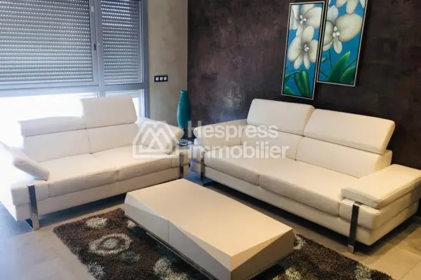 شقة مفروشة بشكل جميل للإيجار في مجمع سكني فاخر مع مسبح في طنجة مالاباطا