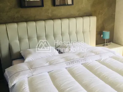 شقة مفروشة بشكل جميل للإيجار في مجمع سكني فاخر مع مسبح في طنجة مالاباطا