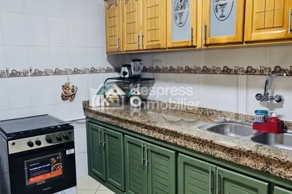 شقة للإيجار في برانس، طريق الرباط
