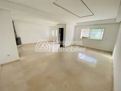 فيلا فاخرة للإيجار في مجمع سكني مرموق وآمن في كاليفورنيا جبل كبير طنجة