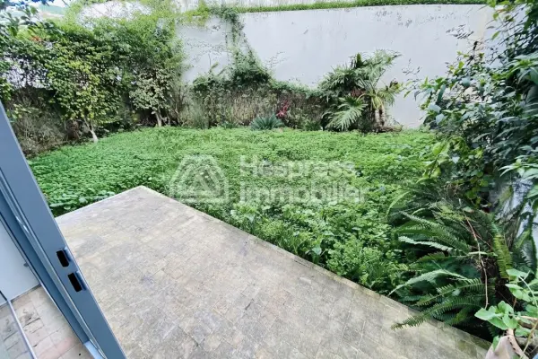 فيلا فاخرة للإيجار في مجمع سكني مرموق وآمن في كاليفورنيا جبل كبير طنجة